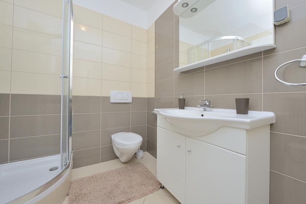 Apartment Kalelarga Zadar Rum bild